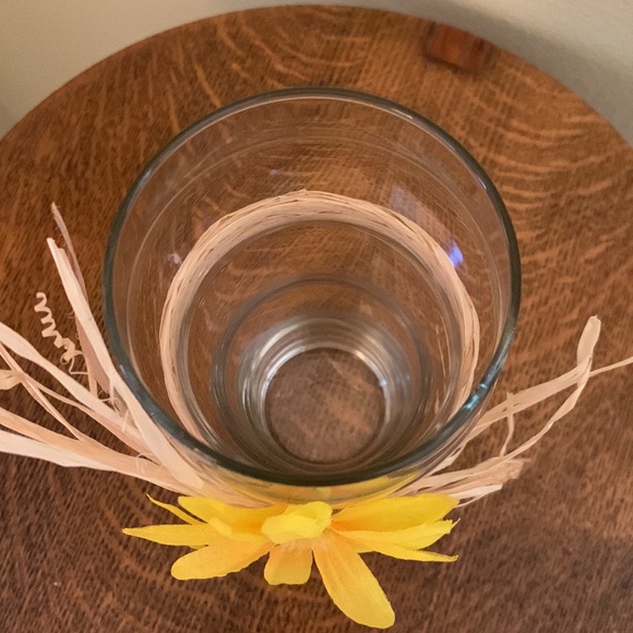 4 12oz Glasses with Raffia and Yellow Daisy - Picture 5 of 6